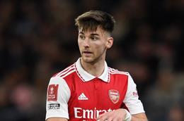 Kieran Tierney rời Arsenal tới Newcastle