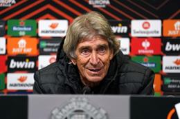 HLV Real Betis bị sốc khi chứng kiến trận thảm bại của MU