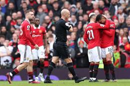 David de Gea phản ứng thế nào với chiếc thẻ đỏ của Casemiro?