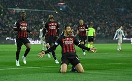 Zlatan Ibrahimovic trở thành cầu thủ lớn tuổi nhất ghi bàn ở Serie A