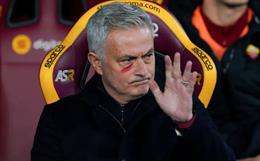 Mourinho từ chối PSG để ở lại Roma