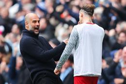 Pep Guardiola cười vào mặt cầu thủ dự bị Liverpool
