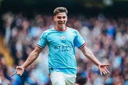 Real Madrid chuyển hướng sang Julian Alvarez nếu thương vụ Mbappe đổ bể