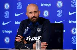 HLV tạm quyền của Chelsea nói gì trước trận gặp Liverpool?