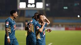 VIDEO: Châu Ngọc Quang ghi bàn thắng đẹp mắt vào lưới Viettel 