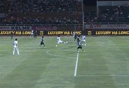 CLB Hà Nội phối hợp đẹp mắt ghi bàn thắng vào lưới TP.HCM FC