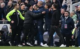 Lao vào ẩu đả, HLV Tottenham và Brighton cùng nhận thẻ đỏ