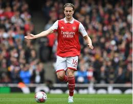 Roy Keane chỉ ra mắt xích yếu nhất ở hàng thủ Arsenal