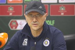HLV Hà Nội FC trách học trò sau trận thua HAGL