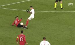 MU tấn công trọng tài sau trận hòa Sevilla