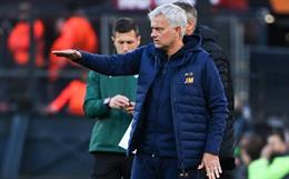 Mourinho đáp trả phóng viên cực chất sau trận thua của Roma