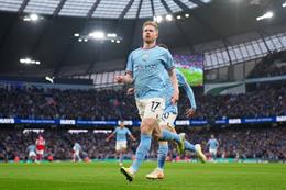 Kevin de Bruyne quát Pep Guardiola "im mồm lại"