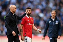 Neville khuyên Ten Hag thay đổi tuyến giữa MU ở chung kết FA Cup