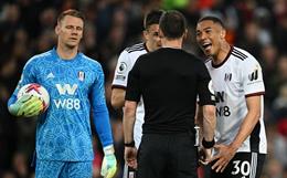 Trọng tài thừa nhận sai lầm khi cho Liverpool hưởng penalty trước Fulham