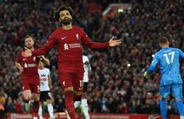 Mohamed Salah cân bằng thành tích của Luis Suarez