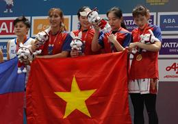 Cặp song sinh họ Trương được báo Philippines ca tụng sau tấm HCV