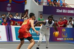 Dàn ngoại binh Campuchia hạ gục Việt Nam ở bán kết bóng rổ SEA Games
