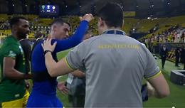 Cristiano Ronaldo đẩy nhân viên đối thủ khi Al Nassr bị cầm hoà