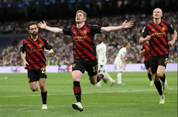 Carragher và Henry không hài lòng khi De Bruyne xuất sắc nhất trận