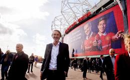 Sir Jim Ratcliffe vẫn dẫn đầu ở cuộc đua mua lại Man United