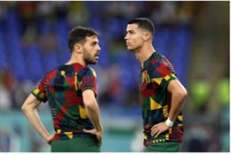 Cristiano Ronaldo hủy theo dõi Bernardo Silva 