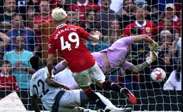 Vừa trở lại đã ghi bàn, Garnacho được khen ngợi hết lời