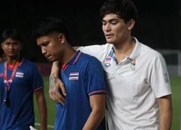 VIDEO: Hành động bị chỉ trích của Thái kiều sau trận chung kết SEA Games