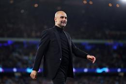 Neville khẳng định Pep Guardiola có thể sánh ngang Sir Alex Ferguson