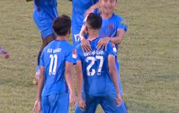 Cầu thủ Bình Dương ăn mừng như Ronaldo sau khi lập siêu phẩm vào lưới Khánh Hòa