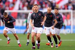 Sevilla nguy cơ bán cả đội hình vì khó khăn tài chính