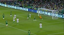 Santi Cazorla ghi bàn đẳng cấp ở tuổi 38