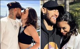 Bạn gái Neymar mặc bikini khoe bụng bầu