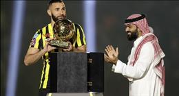 Khoảnh khắc Benzema khoe QBV trong ngày ra mắt tại Saudi Arabia