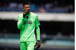 Chuyển nhượng Tottenham: Đón thủ môn mới, chia tay Sanchez