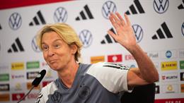 HLV tuyển nữ Đức nóng lòng đối đầu với ĐT nữ Việt Nam