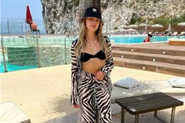 Bạn gái Jack Grealish nhận mưa lời khen từ NHM