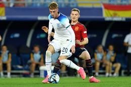 Bộ đôi sao trẻ Man City cãi nhau sau chung kết U21 châu Âu