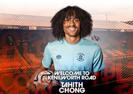  Tahith Chong chính thức trở lại Premier League