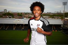 Willian từ chối MU và Chelsea để ở lại Fulham