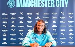 Nathan Ake ký hợp đồng mới với Man City