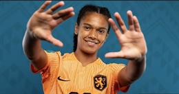 Nữ tiền đạo được MU săn đón quyết tâm ghi nhiều bàn vào lưới Việt Nam