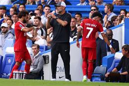 Klopp nói gì về quyết định gây sốc với Salah?