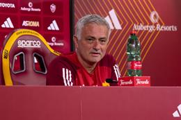 Mourinho cười nhạo cáo buộc cá độ liên quan tới cầu thủ AS Roma