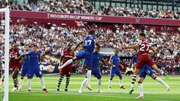 Jamie Carragher chỉ trích dữ dội hàng thủ Chelsea