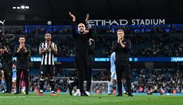 Sự liều lĩnh của Newcastle & cách Man City đánh bại Chích Chòe