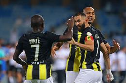 HLV Al Ittihad lắc đầu xích míc với Karim Benzema