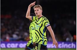 Martin Odegaard hay Bukayo Saka sẽ thực hiện quả 11m tiếp theo cho Arsenal?
