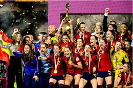 Jenni Hermoso và các cầu thủ nữ TBN từ chối ra sân thi đấu