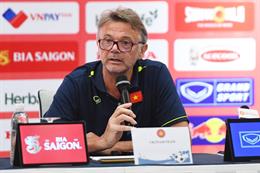 Chờ HLV Troussier thử nghiệm đến bao giờ