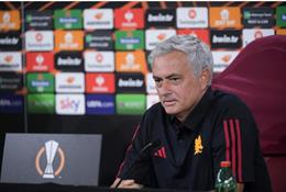 Roma thắng “4 sao”, Jose Mourinho vẫn không hài lòng